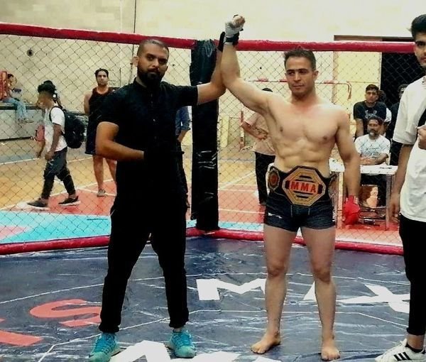 ورزش‌کار افغانستانی پس از پیروزی مدال قهرمانی‌اش را به زنان افغانستان تقدیم کرد