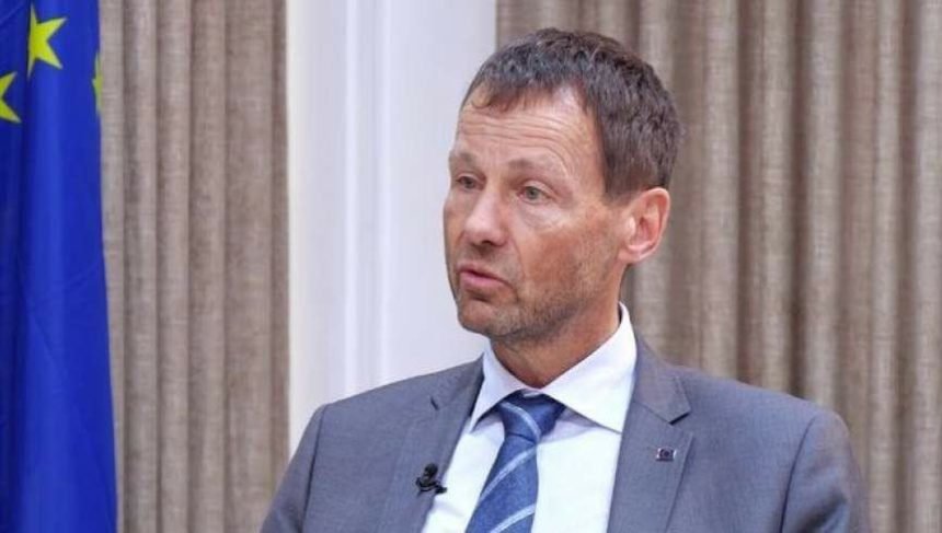 نیکلسون: بازداشت‌های خودسرانه‌ی افغانستانی‌ها از سوی گروه طالبان غیر‌قانونی‌است