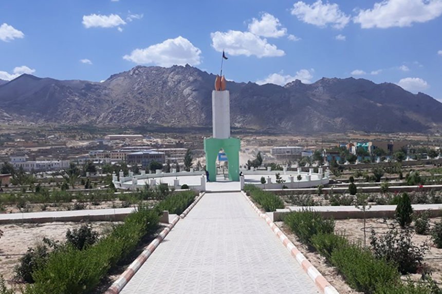 یک مرد ۴۰ ساله خودش را در استان دایکندی حلقآویز کرد