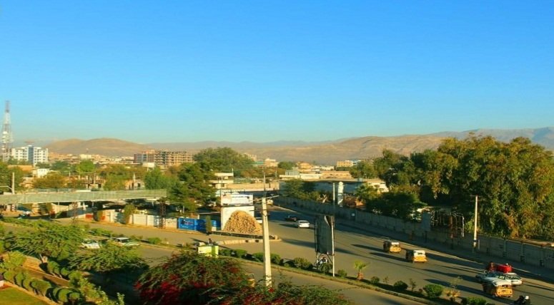 گروه طالبان در شهر جلالآباد برای منع ورود خانمها در داخل پارکها از رفتار نادرست کار میگیرند