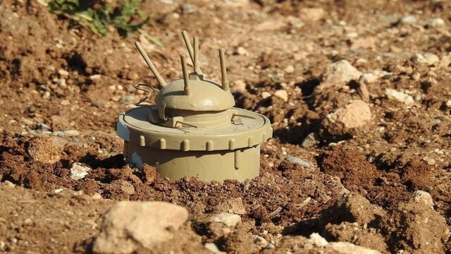 انفجار ماین در افغانستان هر ماه بیش از ده‌ها نفر را کشته و مجروح می‌سازد