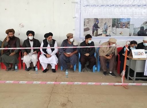 روند توزیع پول نقد برای خانواده‌های متضرر از حوادث طبیعی در استان بادغیس آغاز شد