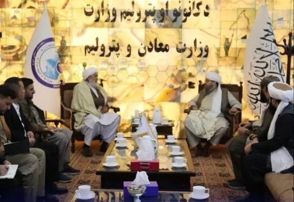 دیدار معاون پیشین حنیفاتمر با وزیر معادن طالبان به منظور گرفتن قرارداد استخراج معادن