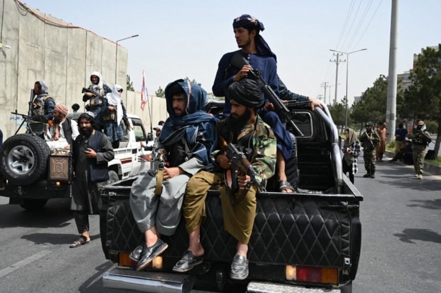 نیروهای جبهه‌ی مقاومت ملی بر دو‌پاس‌گاه طالبان در استان‌های پروان و کاپیسا حمله کردند