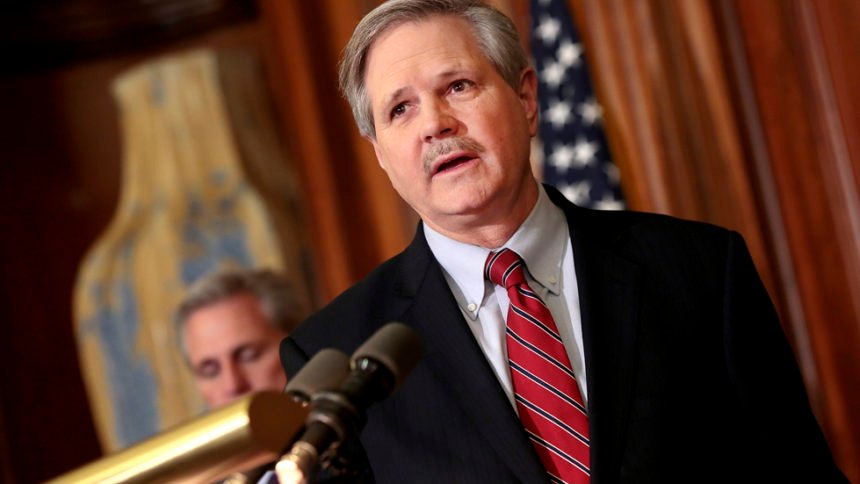 سناتور آمریکایی: پس از روی‌کار آمدن گروه طالبان در افغانستان گروه‌های تروریستی جسورتر شدند