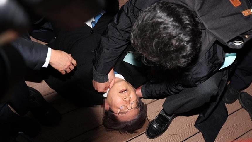 مجروح‌شدن رهبر مخالفان کوریای جنوبی از اثر یک حمله با چاقو