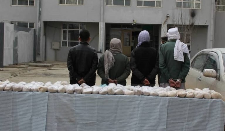 چهار قاچاق‌چی مواد مخدر در استان غور بازداشت شدند