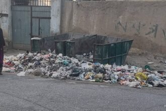 شکایت از افزایش زباله‌ها در کنار جاده‌های قندهار؛ شهرداری طالبان توجه نمی‌کند