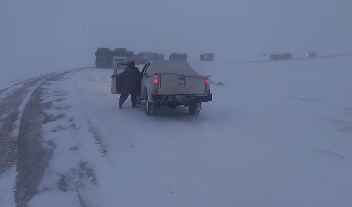 مسیر چندین شهرستان در استان‌های کشور در پی برف‌باری مسدود شدند