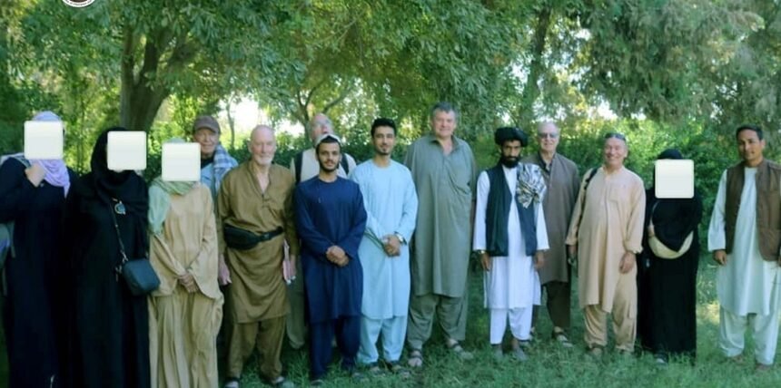 افغانستان زیر سایه طالبان؛ تبلیغات سیاه از طریق تاثیرگذاران اجتماعی ( اینفلوئنسرهای) خارجی