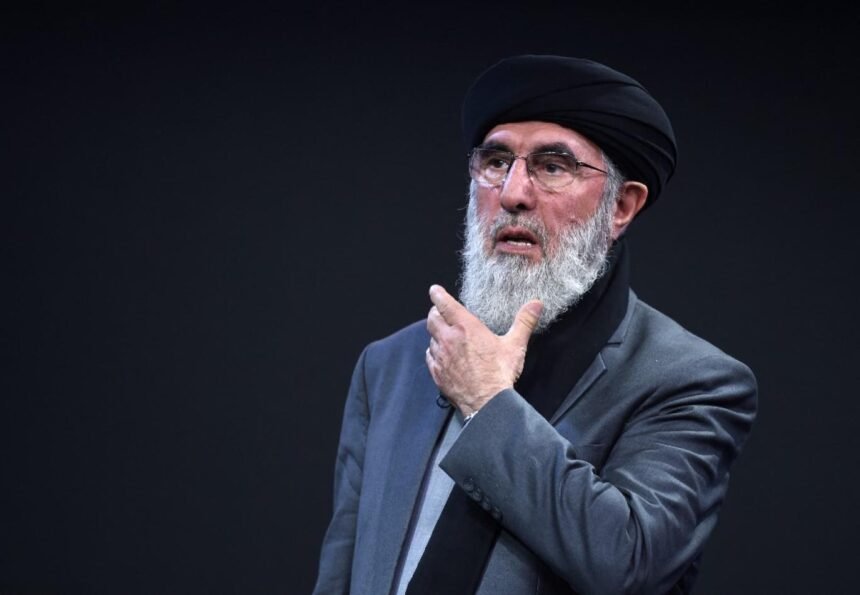 حکمتیار: حکومت تحمیلی دوام نمی‌آورد؛ مردم در نهایت به مقاومت رو می‌آورند