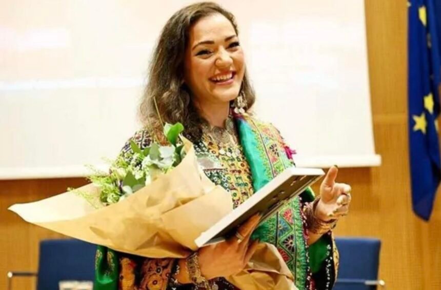 حمیرا، زن افغانستانی مقیم فنلند، عنوان "پناهجوی برجسته سال" را دریافت کرد