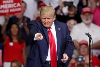 ترامپ خواستار اخراج فوری خبرنگاران سی‌ان‌ان و نیویورک‌تایمز شد