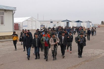 اعتراض گسترده فعالان حقوق بشر به اخراج مهاجران افغانستانی از ایران