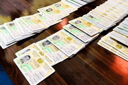 اخذ شناس‌نامه؛ گام نخست برای گرفتن پاسپورت و فرار از افغانستان