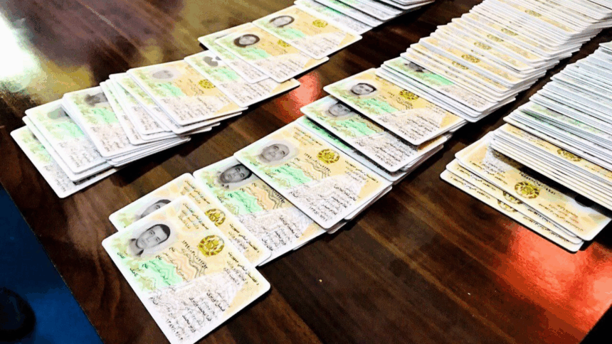 اخذ شناس‌نامه؛ گام نخست برای گرفتن پاسپورت و فرار از افغانستان