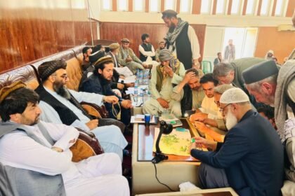 استخراج بی‌وقفه زمرد در پنجشیر؛ نگرانی‌ها از غارت منابع طبیعی افزایش یافته است