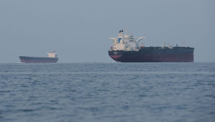 توقف کشتی ایرانی توسط آمریکا