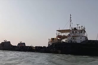 سپاه پاسداران توقف دو کشتی