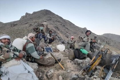 انفجار در فیض‌آباد همزمان با درگیری طالبان و جبهه آزادی در نورستان 